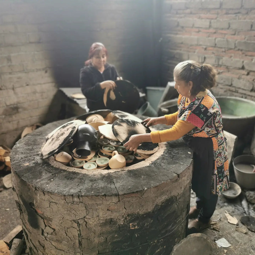 Oaxacan Barro Negro Incense Burner Bowl — Handcrafted Zapotec Pottery from Santa María Atzompa