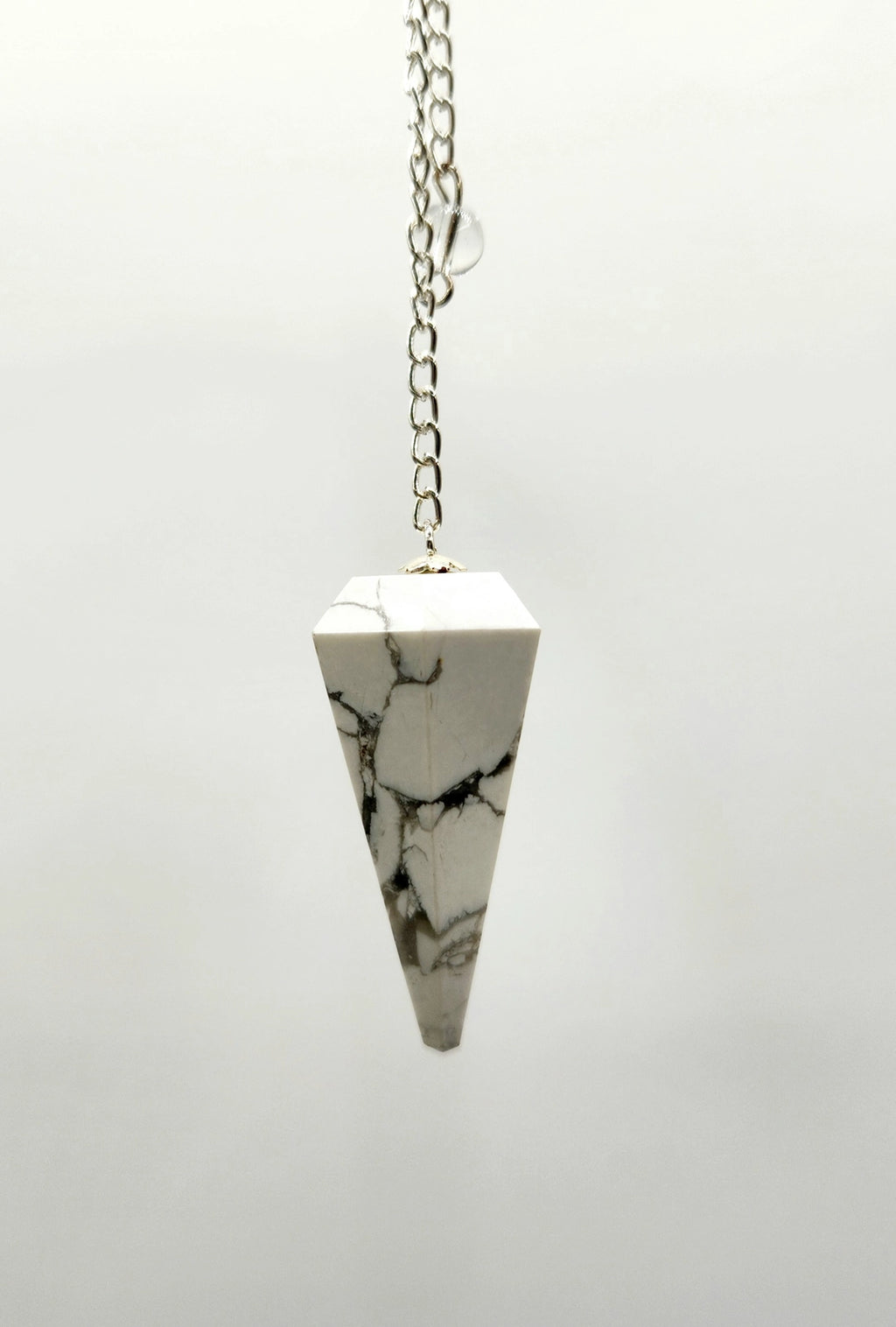 White Howlite Pendulum — Calm Awareness, Patience & Gentle Intuition Tool for Divination