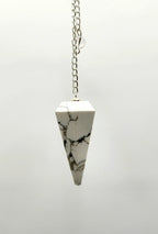 White Howlite Pendulum — Calm Awareness, Patience & Gentle Intuition Tool for Divination