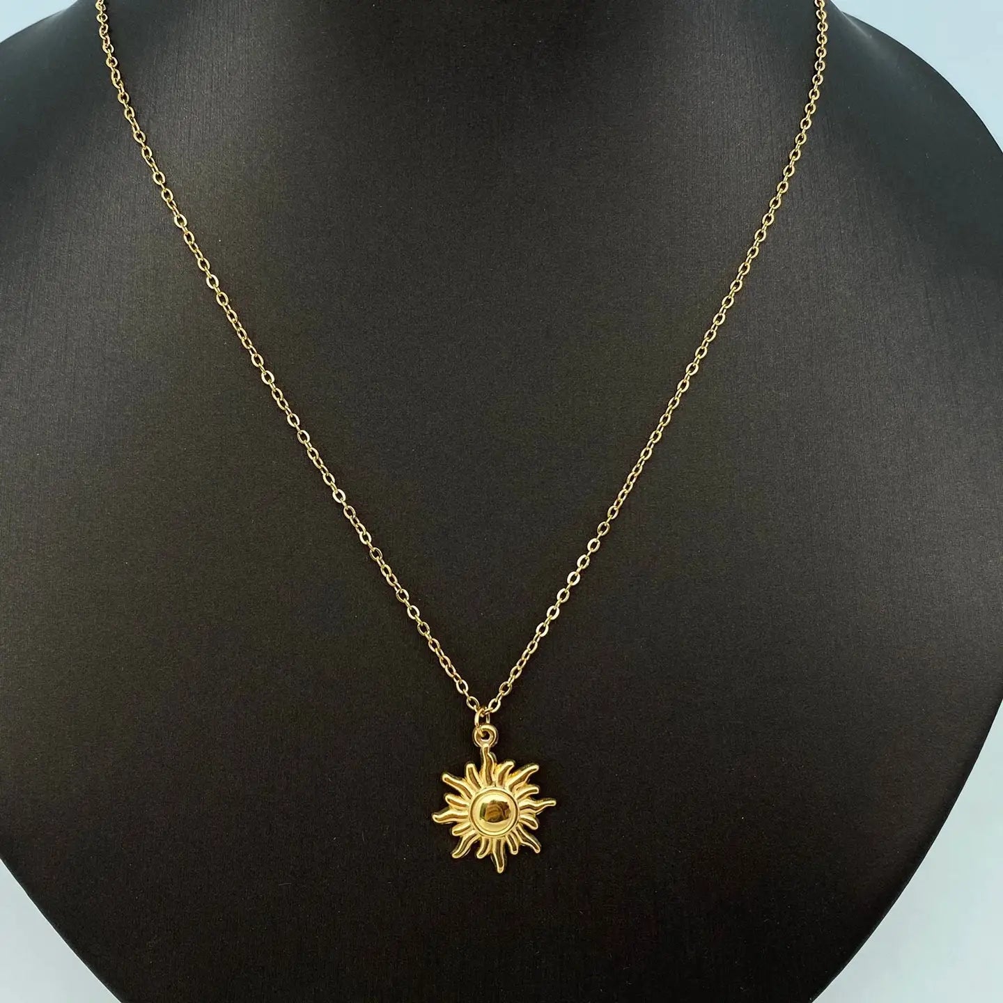 Solar Radiance Sun Charm Necklace—18K Gold Plated Stainless Steel Celestial Sun Pendant Necklace